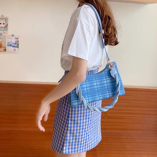 Bolsa Baguette Tejida con Asa al Hombro - Diseño Moderno y Funcional