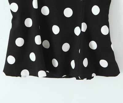 Blusa Elegante con Lunares y Escote Halter - Image 9