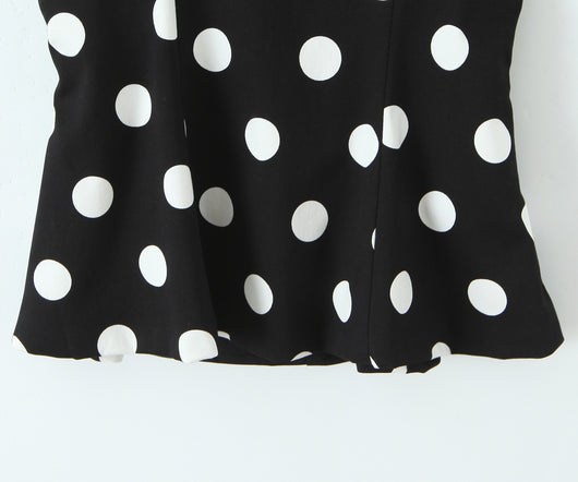 Blusa Elegante con Lunares y Escote Halter - Image 9