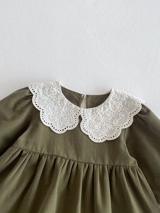 Vestido Princesa Niña con Cuello de Encaje y Solapas - Image 18