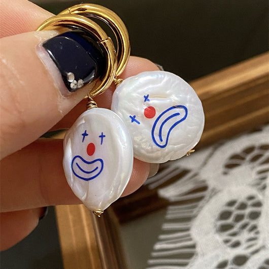 Aretes de Perla Barroca con Expresiones Emocionales Dibujadas a Mano - Image 4