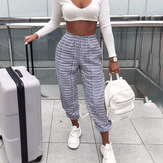 Pantalones Anchos Estilo Urbano con Estampado de Letras y Amarre - Image 11
