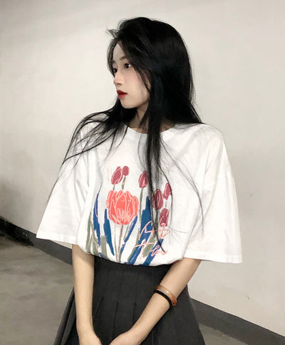 Playera Suelta de Algodón con Diseño Graffiti Retro para Mujer - Image 7