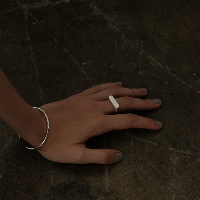 Anillo de Perla Geométrico Minimalista para Mujer - Image 6