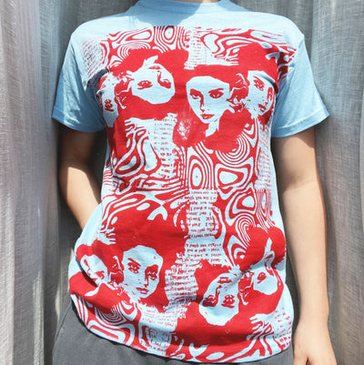 Camiseta Estampada Multicolor para Mujer con Diseño Frontal - Image 4