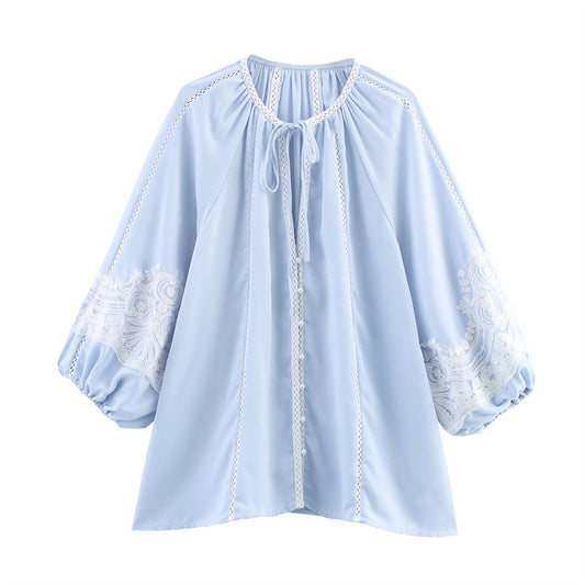 Blusa Elegante con Encaje y Mangas Linterna