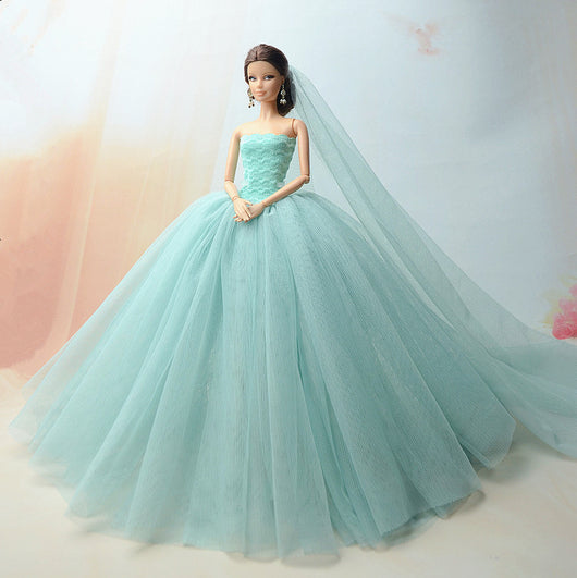 Vestido de Novia con Falda Voluminosa y Velo - Image 17