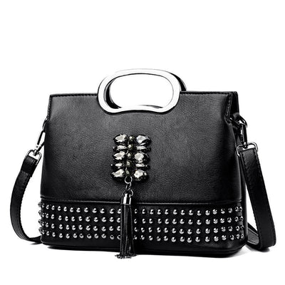 Bolso de Hombro Portátil con Remaches y Borla Trendy - Image 6