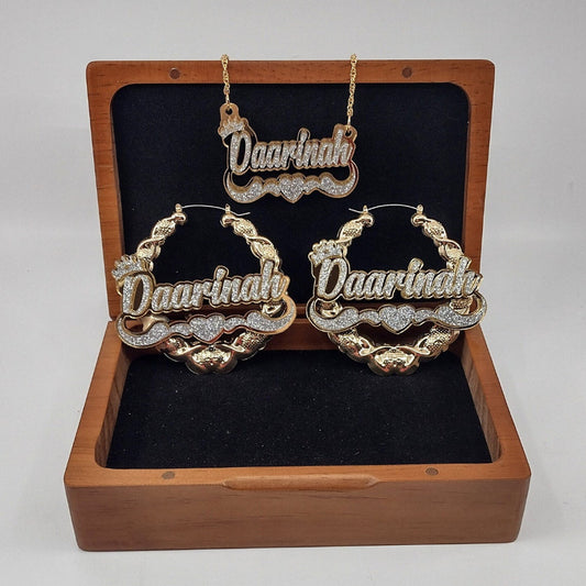 Conjunto de Collar y Aretes de Diseño Elegante