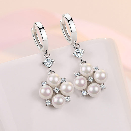 Aretes Largos con Perlas y Cristales Brillantes - Image 3