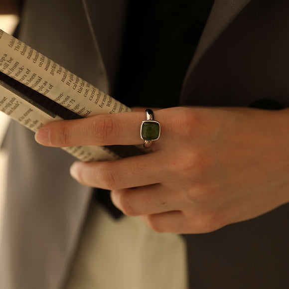 Anillo Cuadrado Minimalista de Plata para Dedo Índice