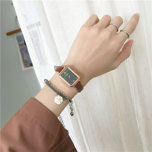 Reloj de Lujo Nórdico Minimalista para Mujer con Temperamento Sofisticado - Image 8