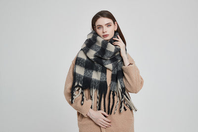 Bufanda Escocesa Gruesa con Borlas para Mujer - Chal Acolchado Premium - Image 25