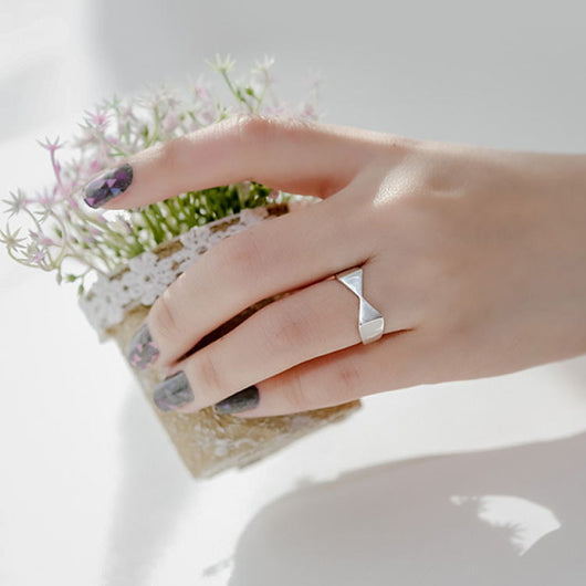 Anillo de Plata con Elemento Lazo para Mujer - Image 2