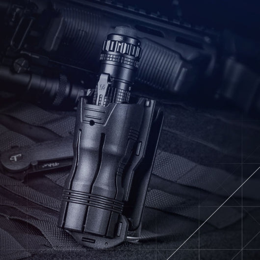 Linterna Táctica V6 Giratoria 360° con Funda de Extracción Rápida