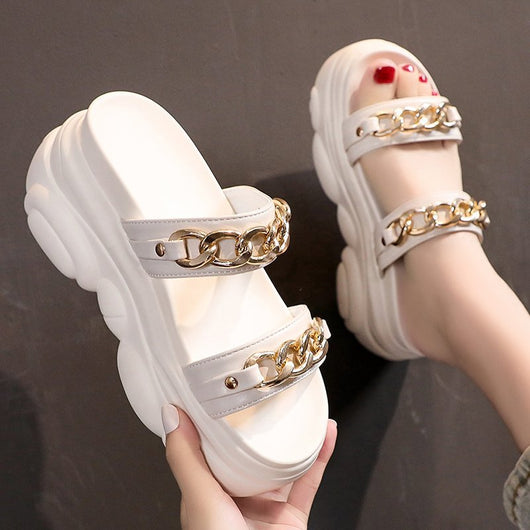 Pantuflas Slip-On con Plataforma y Cadena Decorativa - Image 3