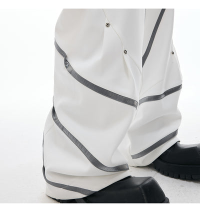 Pantalón Plisado con Detalles Metálicos y Remaches - Image 11