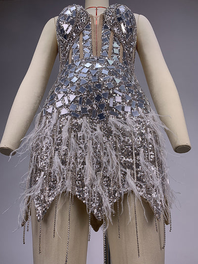 Vestido de Verano con Lentejuelas, Plumas y Borlas Espalda Descubierta - Image 12