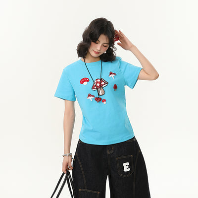Camiseta Cuello Redondo Manga Corta con Bordado de Hongos para Mujer - Image 2
