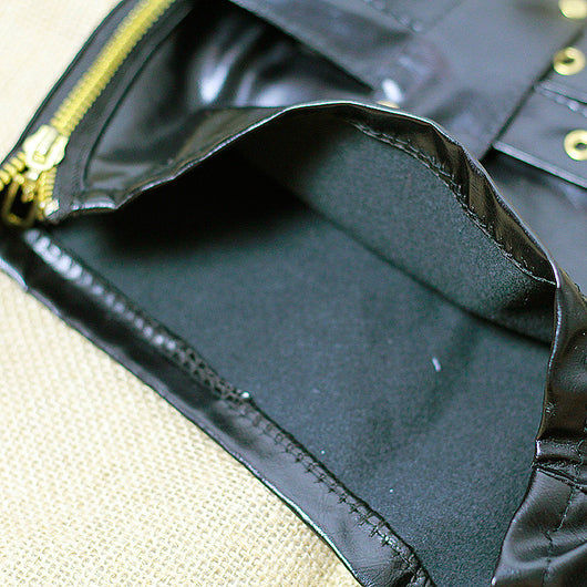 Shorts de Cuero Negro Ajustados - Image 3