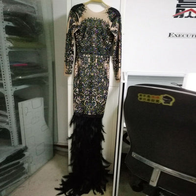 Vestido de Noche Elegante con Plumas y Perlas para Mujer - Image 8
