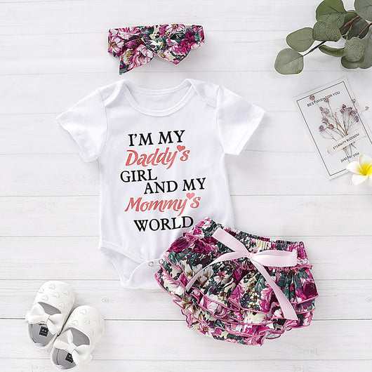 Conjunto Floral de Tres Piezas: Short y Accesorios - Image 7