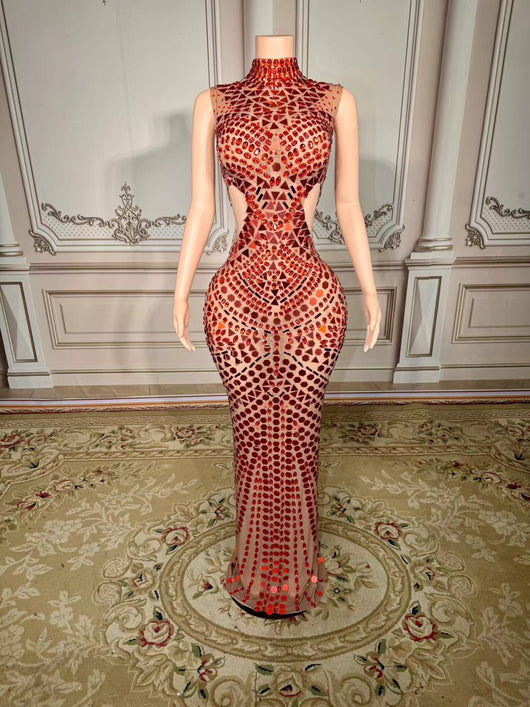 Vestido Halter de Lentejuelas Espejo con Cola Elegante - Image 7