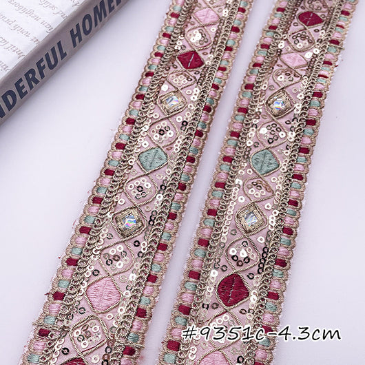 Prendas Étnicas con Encaje Bordado Decorativo - Image 12