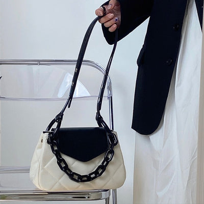 Bolso Cuadrado Pequeño con Cadena de Una Sola Asa