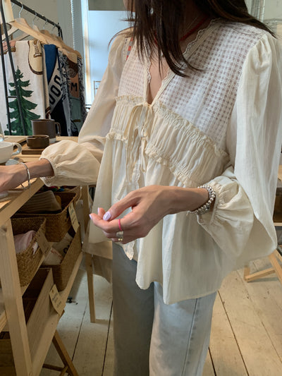 Blusa Elegante Retro con Escote V y Detalles de Malla - Diseño Holgado Versátil - Image 11