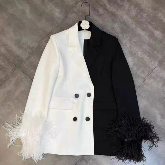 Blazer de Primavera Color Block Negro y Blanco con Detalles en Pluma de Avestruz - Image 8