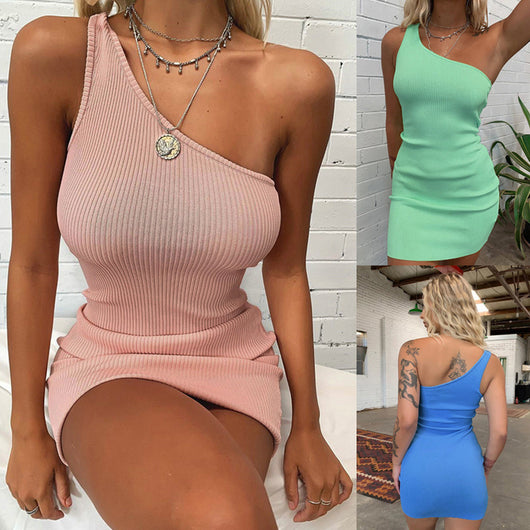 Vestido Ajustado con Corte Diagonal