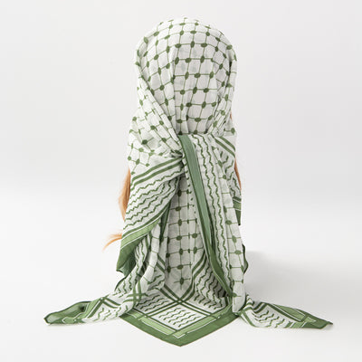 Pañuelo Cuadrado de Chifón Estampado a Cuadros - Image 23
