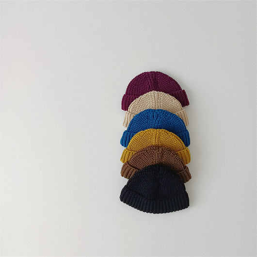 Gorro Tejido para Bebé con Puños Acanalados en Colores Sólidos - Image 2