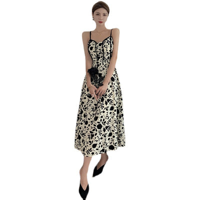 Falda Larga Estilo Hepburn con Estampado Floral y Detalle Cruzado - Image 3