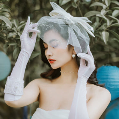 Diadema Nupcial Artesanal con Cuentas y Seda