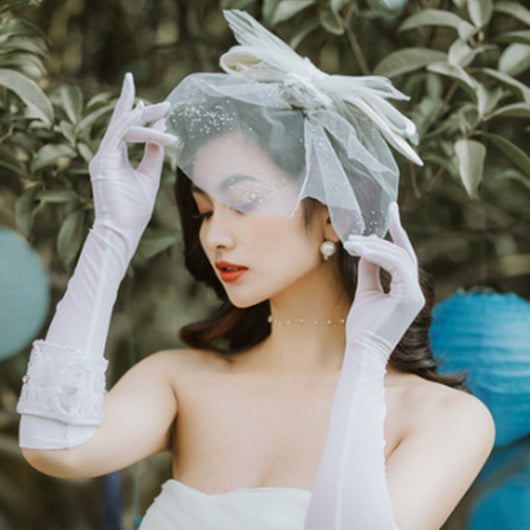 Diadema Nupcial Artesanal con Cuentas y Seda