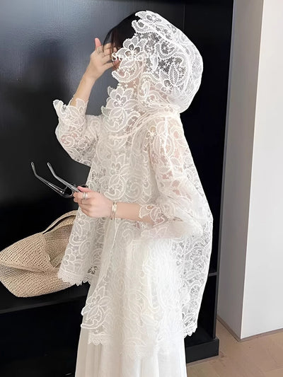 Blusa de Encaje Blanco Romántica con Protección Solar para Mujer - Image 8