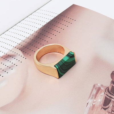 Anillo Rectangular Minimalista de Moda - Image 5