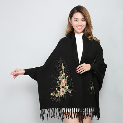 Chal de Invierno para Mujer con Mangas y Bordados Versátil - Image 14