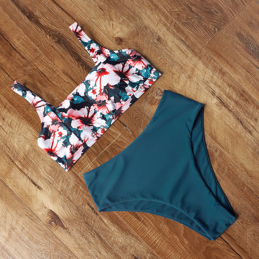 Black push-up bikini top with high-waisted bottoms featuring a white and red leopard print. - Image 16