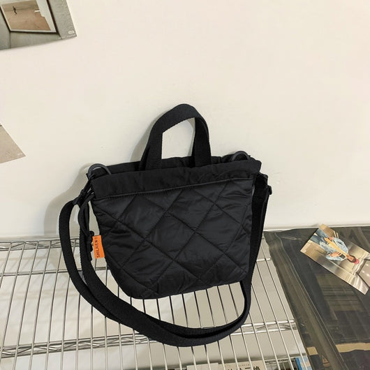 Bolso Crossbody Acolchado para Niñas - Diseño Versátil y Elegante