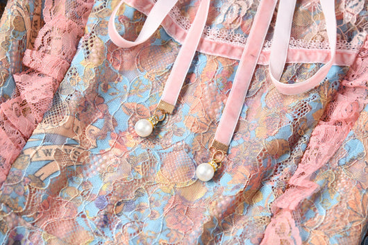 Vestido Maxi con Cuello Alto, Encaje Loto y Estampado Patchwork - Image 12