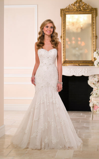 Vestido de Novia Corte Sirena con Encaje y Escote Tubo - Image 12