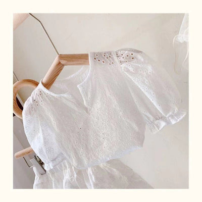 Conjunto Infantil Estilo Vaquero con Blusa Calada y Falda Corta - Image 7