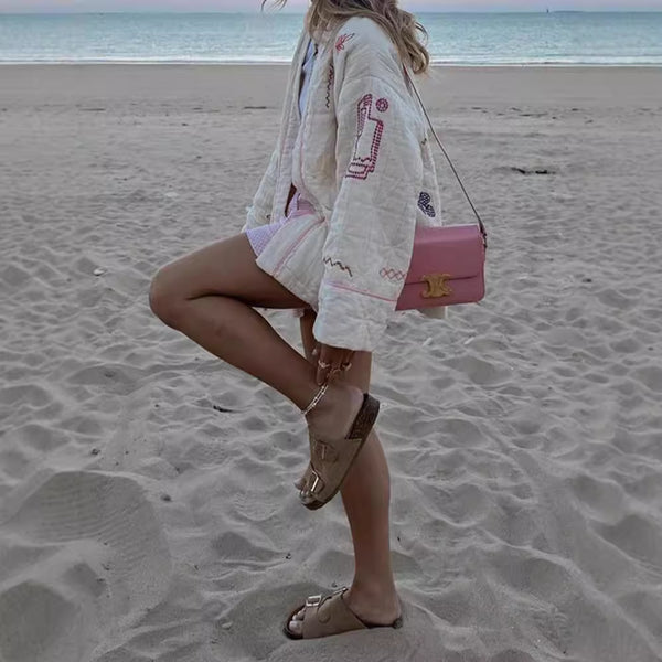 Kimono Casual Versátil con Bordado de Frutas y Cuello en V