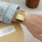 Reloj Cuadrado Dorado Elegante Diseño Retro