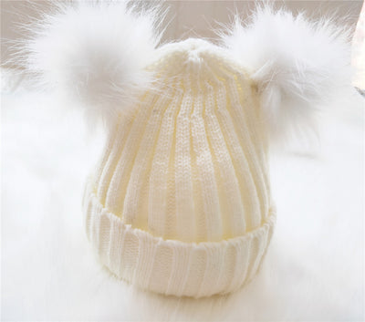 Gorro de Lana para Bebé con Doble Pompón - Image 4