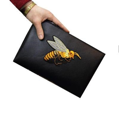 Bolsa Sobre para Hombre con Bordado de Abeja - Image 4