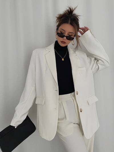 Saco Blazer Blanco Tridimensional Elegante y Moderno - Image 4